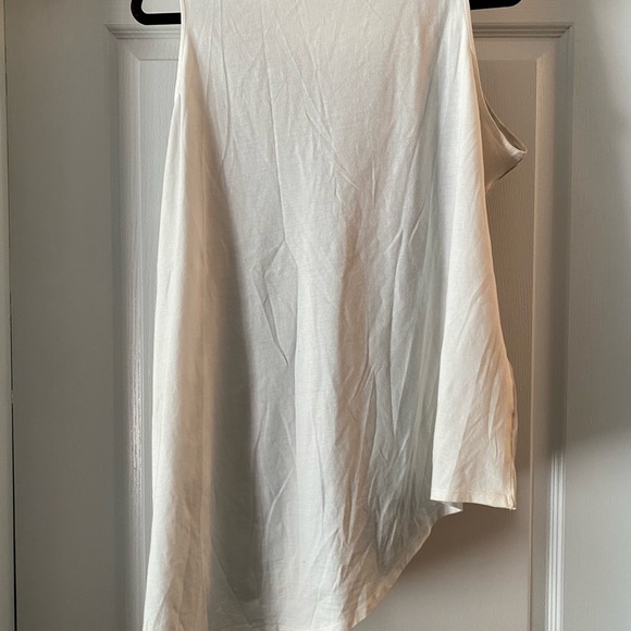 Duane Gilman Sleeveless Asymmetrical Top - Picture 2 of 4